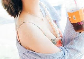有种羞涩又吸引的美图，Son Ye Eun的制服装扮不知为何让我沉迷。